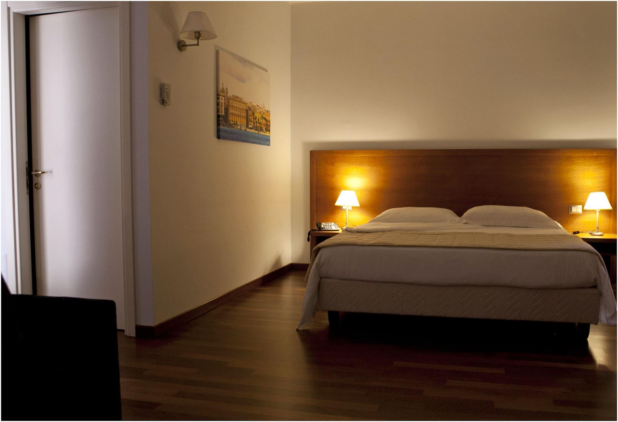 Hotel Tiziano Τράπανι Εξωτερικό φωτογραφία