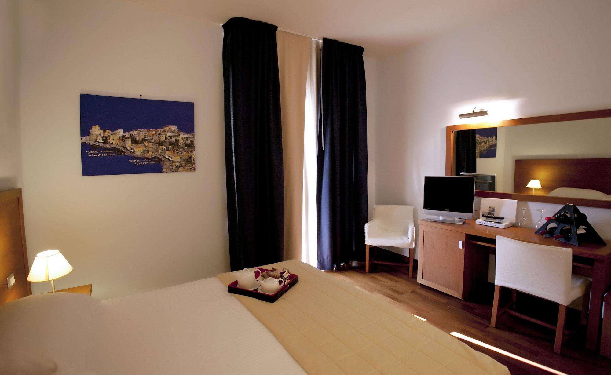 Hotel Tiziano Τράπανι Εξωτερικό φωτογραφία