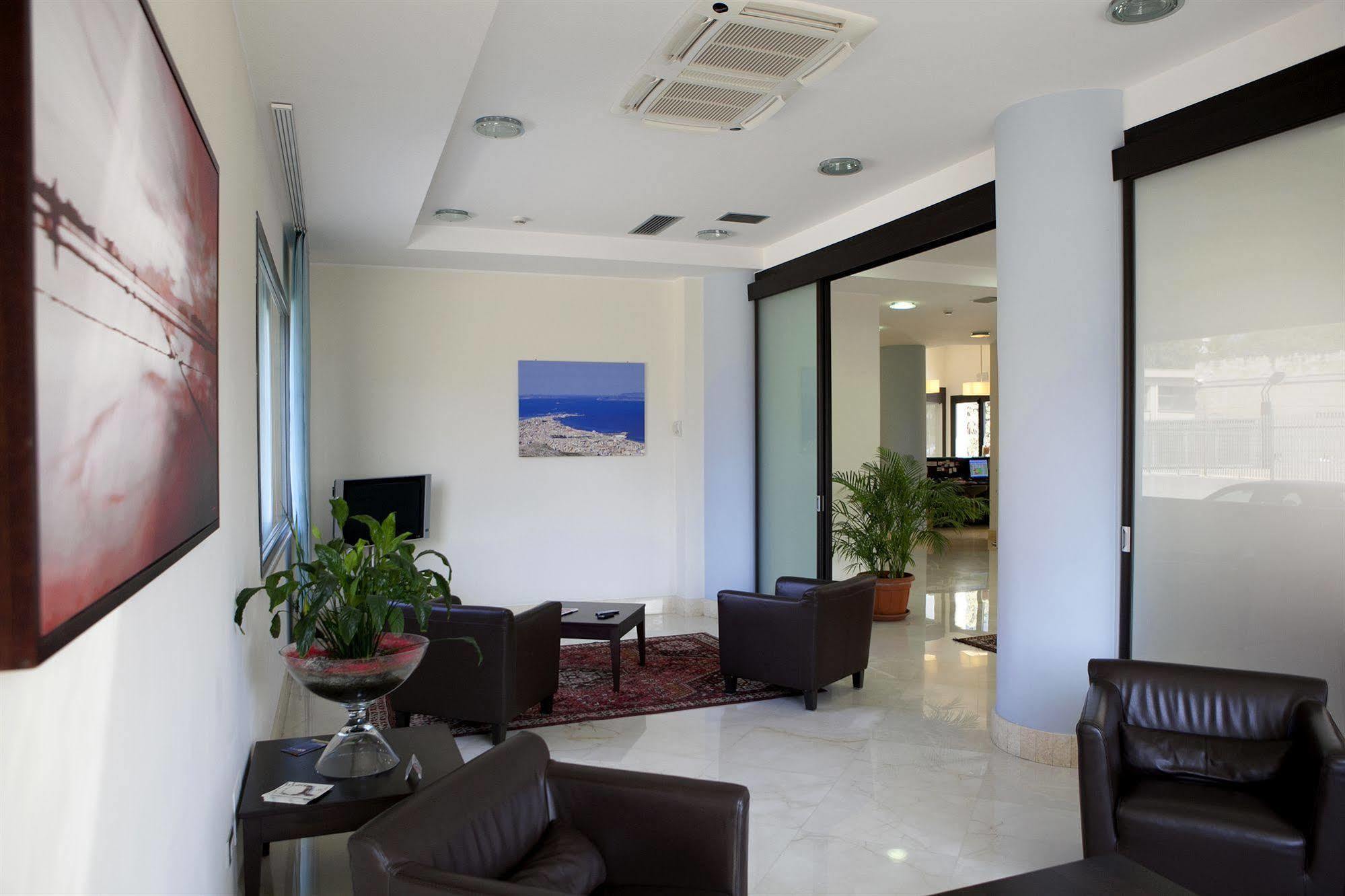 Hotel Tiziano Τράπανι Εξωτερικό φωτογραφία